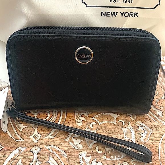 Coach Wristlet Black New With Tags - Picture 9 of 12